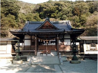 白山比咩神社本殿 (400x301).jpg